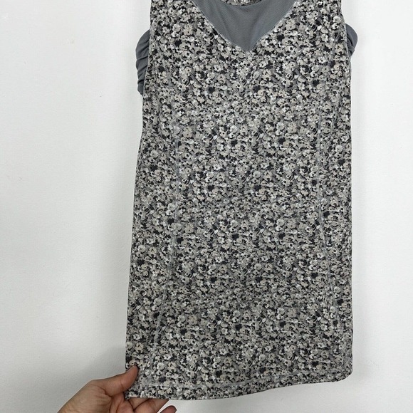 Lululemon Tone It Tank Top Size 2 Gray Fleur Silver Spoon Print w Build in Bra - Picture 5 of 10